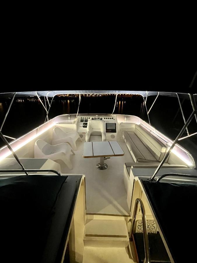 Navi Yacht A Sete, 2 A 8 Couchages, Privatif Hotel Exterior photo